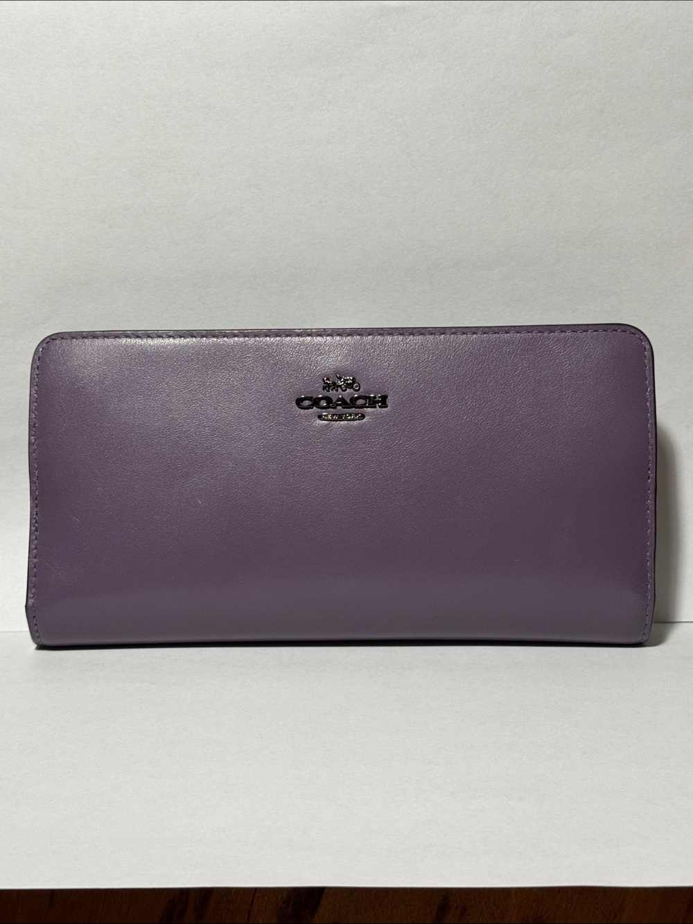 Rare Color Coach Skinny Wallet in Muted Grape